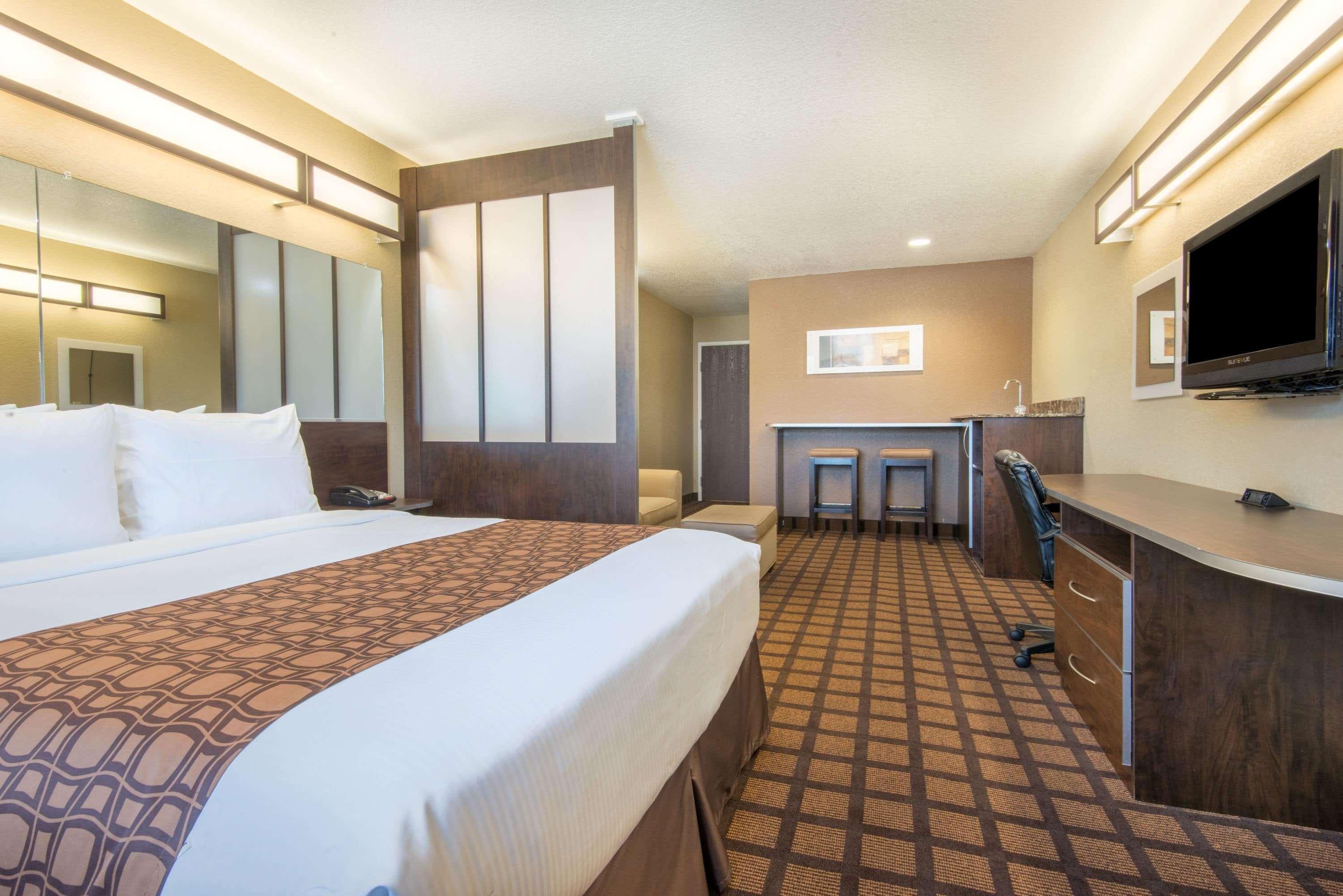 Microtel Inn And Suites Montgomery Exterior foto